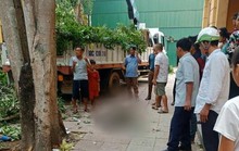 Đang cắt cành cây, thùng cẩu rơi khiến người đàn ông tử vong