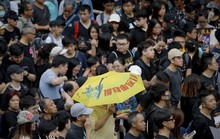 Hồng Kông: Cảnh sát và người biểu tình chơi mèo vờn chuột