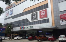 Bé gái 3 tuổi nguy kịch vì vướng thang cuốn, rơi từ tầng 3 khu vui chơi