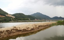 Đà Nẵng: Sông Cu Đê bị bóp nghẹt bởi hàng chục hồ nuôi tôm không phép