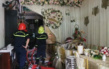 Ngay ngày thành hôn, đôi vợ chồng trẻ nhìn căn nhà 3 tầng cháy tan hoang