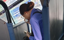 Vụ khách quên mua vé, nữ tiếp viên xe buýt khóc: Tôi buồn nhưng không trách