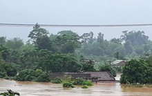 Cận cảnh hàng trăm nhà dân Quảng Trị ngập chìm trong nước