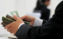 Ai đang ôm trái phiếu ngân hàng?