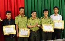 Đắk Lắk: Tặng bằng khen cho 4 kiểm lâm dũng cảm truy bắt lâm tặc