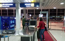 Đã tiếp cận nữ hành khách bị vã mồ hôi trên máy nay, bỏ đi ở sân bay Cát Bi