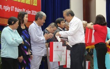 Phó Thủ tướng Thường trực Trương Hòa Bình tặng 400 suất quà Tết ở Quảng Nam