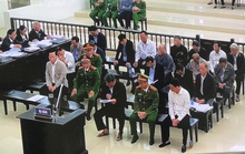 Xử 2 nguyên chủ tịch Đà Nẵng: Bị cáo khóc nghẹn và sốc khi bị đề nghị 14-16 năm tù