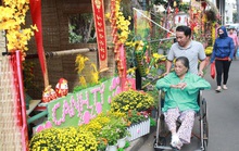 Có một đường hoa đặc biệt trong Bệnh viện Chợ Rẫy
