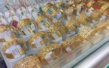 Đầu tuần, giá vàng SJC tiếp tục giảm