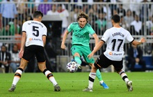 Real Madrid đánh úp Valencia, giành vé vào chung kết Siêu cúp
