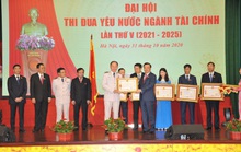 Cục trưởng Hải quan TP HCM nhận Huân chương Chiến công hạng nhất