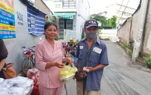 Người giữ lửa bếp ăn từ thiện