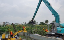 TP HCM thử nghiệm máy vớt rác trên sông