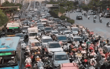 Hà Nội: Chôn chân trên tuyến đường vành đai 2 gần 9.500 tỉ đồng vừa thông xe