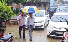 Giám đốc Sở NN-PTNT Khánh Hòa: Đi chống bão mà giống đi du lịch, nhìn phản cảm!