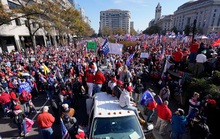 Hàng ngàn người ủng hộ ông Trump đổ về Washington DC
