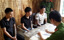 Bắt giữ nhóm đối tượng bịt mặt từ 3 ô tô lao vào quán nhậu chém người