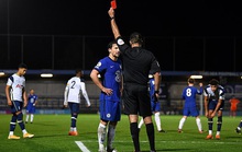 Lão tướng Chelsea phá giải U23 Ngoại hạng, nhận thẻ đỏ đích đáng