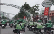 CLIP: Hàng trăm tài xế Grab gây náo loạn đường phố Đà Nẵng