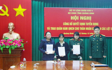 Tuyển dụng, trao quân hàm cho vợ con liệt sĩ Thiếu tướng Nguyễn Văn Man