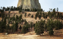 Tháp Quỷ 50 triệu năm tuổi - danh thắng hàng đầu nước Mỹ