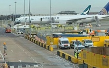 Truyền thông Anh: Phong tỏa đồng loạt 8 máy bay tại sân bay Heathrow vì Covid-19