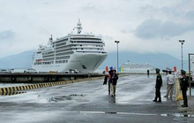 Cảng Chân Mây cùng lúc đón 2 tàu chở 1.300 du khách tham quan Huế