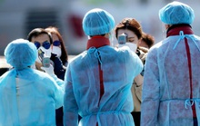 Lên tàu giúp ngăn virus, 2 quan chức Nhật Bản thành bệnh nhân