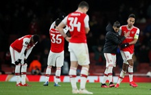 Đương kim á quân Arsenal bị loại sốc vòng knock-out Europa League