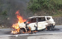 Ôtô bốc cháy sau tiếng nổ lớn, 2 người tử vong trong xe ở Quảng Nam