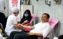 Người lao động hiến máu tình nguyện
