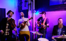 Khán giả Việt thích thú khi nhóm nhạc Mỹ cover Ghen Cô Vy theo phong cách nhạc đồng quê