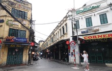CLIP: Phố phường Hà Nội vắng người đến lạ lùng vì dịch Covid-19