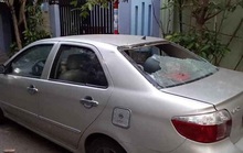 Hàng loạt ôtô ở Vũng Tàu bị ném đá, đập vỡ kính