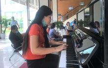 Cô gái Nhật và tiếng đàn nơi bệnh viện