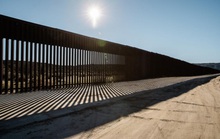 19 bang kiện Tổng thống Trump vì tiền xây tường biên giới