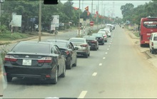Phó giám đốc bệnh viện có con rước dâu rầm rộ đã đi làm trở lại
