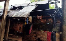 Quảng Trị: Lốc xoáy quét qua, hàng chục nhà dân bị tốc mái