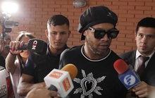 Ronaldinho thoát án tù, chịu quản thúc 6 tháng ở… khách sạn