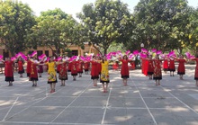 CLIP: Hàng ngàn người về làng Sen dịp kỉ niệm 130 năm ngày sinh Bác Hồ