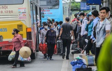 Bao đê chặt, nới lỏng giãn cách xã hội
