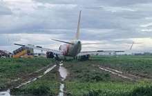[VIDEO] Nỗ lực đưa máy bay trượt khỏi đường băng ở Tân Sơn Nhất trở lại sân đỗ