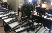 Đường dây nhập lậu hàng trăm linh kiện súng săn từ Trung Quốc