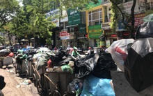 Nội đô ngập rác vì dân lại chặn xe vào bãi rác lớn nhất Hà Nội