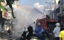 Shop thời trang ở trung tâm TP Huế bốc cháy ngùn ngụt