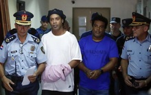 Ronaldinho được trả tự do trong tháng 8