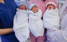 Hiếm gặp, người mẹ trẻ sinh một lần gồm 2 trai, 1 gái
