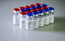 Mỹ: Vắc-xin Covid-19 của Nga là hàng “nửa vời”