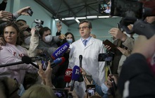 Bác sĩ Nga bác bỏ nghi vấn chính trị gia đối lập Alexei Navalny bị đầu độc